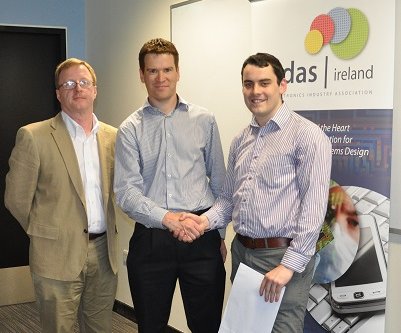 Mike Mulqueen, Analog Devices, Daire Breathnach, Education Chair, MIDAS presents 1st prize to Christopher Gallagher, University of Limerick