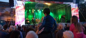 Crowds watch musicians perform at Fléadh Cheoil na hÉireann in Ennis Co Clare. Photo Credit: Eamon Ward